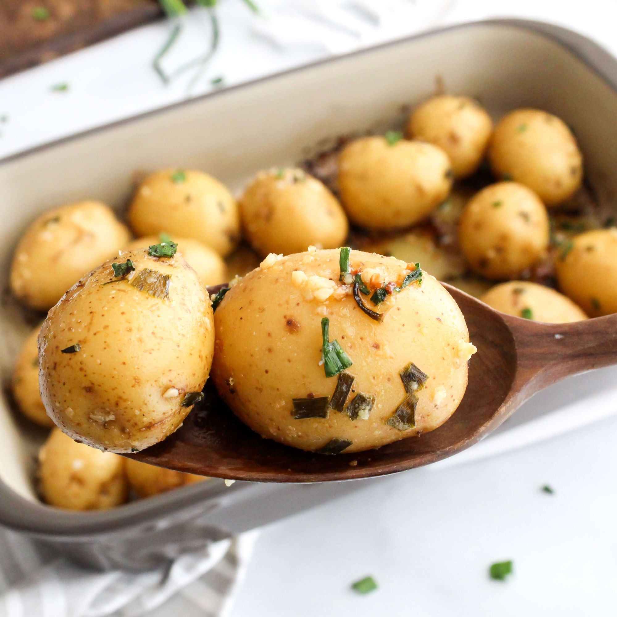 Garlic And Chive Roasted Baby Potatoes - Midwest Life and Style Blog